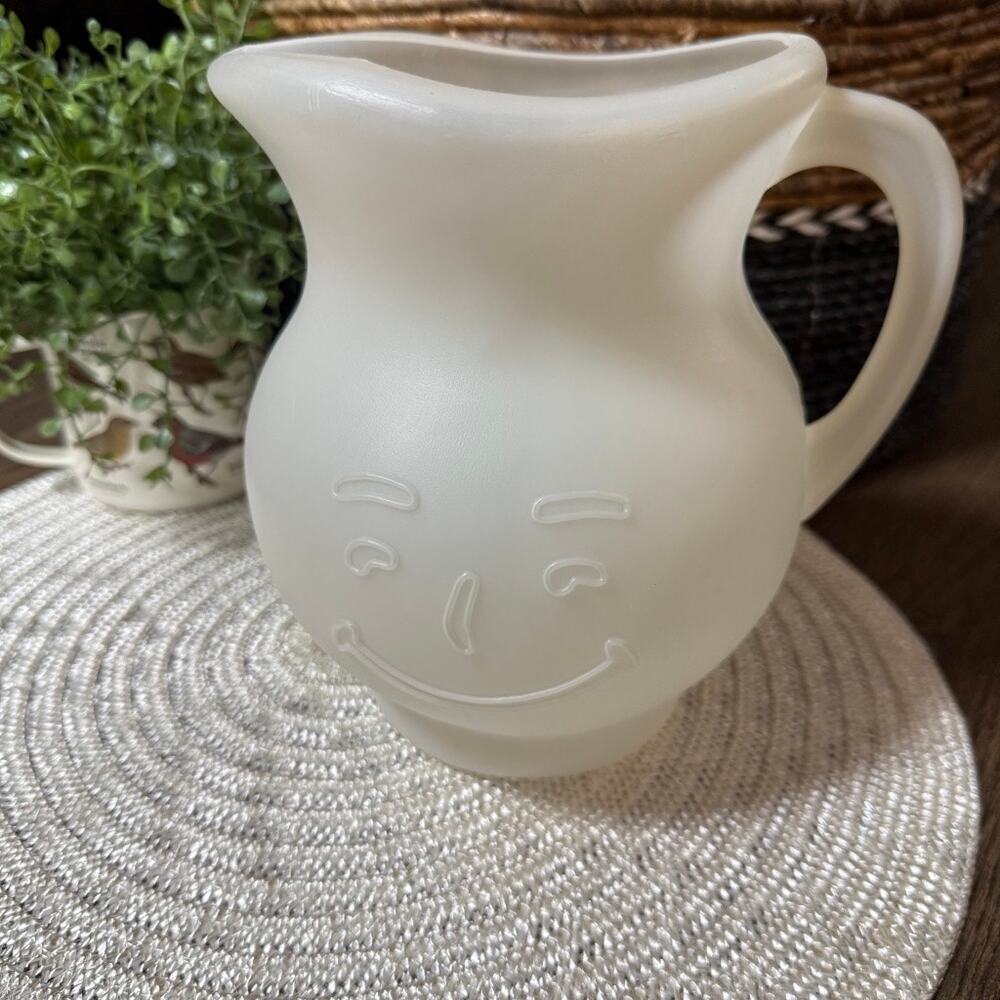 Vintage KOOLAID KOOL AID MAN Smiling Face White 2 Qt Pitcher 1980s EUC